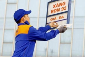 Giá xăng tăng thêm 300 đồng/lít từ 15h chiều nay