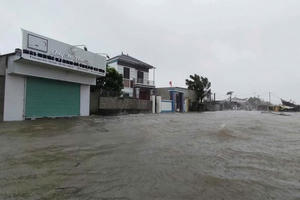 Thủ tướng yêu cầu tập trung khắc phục hậu quả bão số 5 và mưa lũ