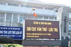 Tin nhanh ngày 21/8/2018: 4 cán bộ Sở Nội vụ Hậu Giang bị bắt vì lập "quỹ đen"