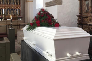 Cụ bà 'sống lại' hai lần trong đám tang của chính mình