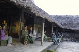 Xúc động những thước phim về 10 cô gái Ngã ba Đồng Lộc của NSƯT Tố Nga Xúc động những thước phim về 10 cô gái Ngã ba Đồng Lộc của NSƯT Tố Nga