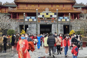 Hàng chục ngàn du khách đến Huế trong dịp Tết Nhâm Dần