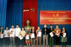 Nhập quốc tịch cho 51 người Lào tại Thanh Hóa