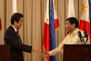 Nhật cam kết tăng cường quan hệ với Philippines