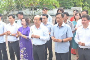 Thứ trưởng Phan Chí Hiếu dâng hương tại Khu di tích lịch sử Bộ Tư pháp