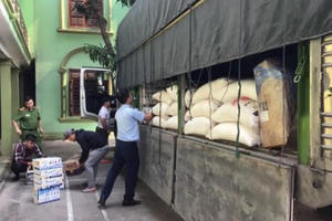 Nghệ An: Tạm giữ số lượng lớn đường cát và bia, rượu không rõ nguồn gốc