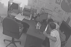 Bác sĩ đâm đồng nghiệp trọng thương vì mâu thuẫn