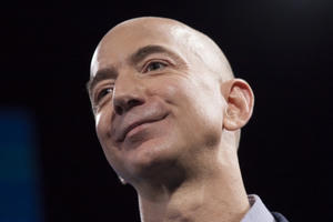 Vô địch kiếm tiền: Mỗi phút ông chủ Amazon kiếm được hơn 5 tỷ đồng