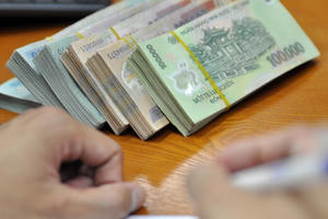 Trần lãi vay ngắn hạn tiếp tục giảm nhẹ