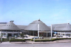 Hàng Trung Quốc 'rầm rộ' đội lốt hàng Thái, Nhật ở Lao Bảo