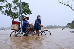 Mưa lũ bất thường miền Trung: Thủ tướng chia buồn, chỉ đạo khắc phục