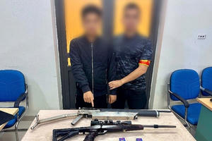 Phát hiện nam thanh niên tàng trữ nhiều súng, đạn trong nhà