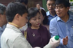 Bộ trưởng Tiến: Người dân cần hợp tác để đẩy lùi bệnh sốt xuất huyết