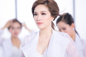 Bảo Thy "lột xác" bất ngờ, khoe dáng vóc gợi cảm