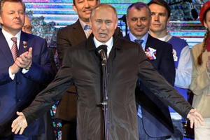 Tổng thống Putin thăm bán đảo Crimea, khai trương nhà máy điện mới