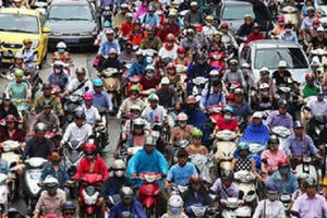 Hà Nội chưa thể cấm xe máy 'trong 10 năm tới'