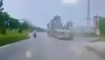 [Clip]: Container đột ngột quay đầu cán người phụ nữ tử vong