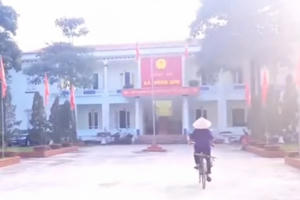 Cụ bà 83 tuổi đạp xe lên UBND xã để "xin thoát nghèo"