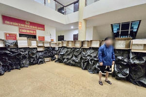 Công an Quảng Trị bắt giữ đối tượng vận chuyển gần 70.000 bao thuốc lá lậu