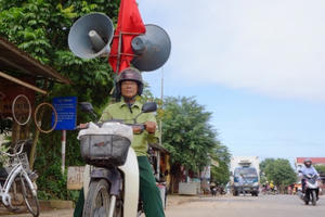 Giám đốc Công an tỉnh tặng xe máy cho người 10 năm "vác tù và"