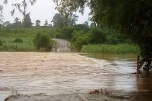 Nghệ An nhiều nơi nước ngập mênh mông, sạt lở sau mưa lớn