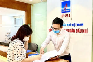 Chưa có chứng chỉ hành nghề, Phó Giám đốc Chứng khoán Dầu khí bị phạt 60 triệu đồng