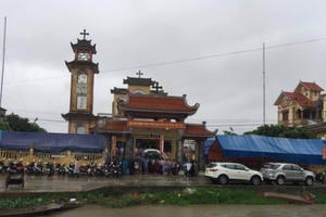 Nhà thờ đang làm lễ truy điệu cho 4 nạn nhân tử vong vụ chìm tàu