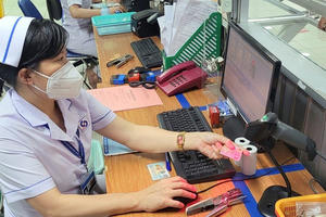 Từ ngày 1/6, người dân sẽ khám bệnh bằng thẻ BHYT điện tử thay thẻ giấy Từ ngày 1/6, người dân sẽ khám bệnh bằng thẻ BHYT điện tử thay thẻ giấy