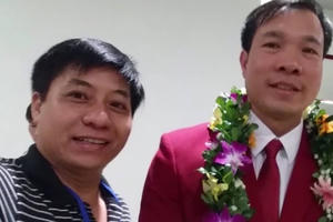 Cuồng nhiệt chào đón 'người hùng' Olympic Hoàng Xuân Vinh