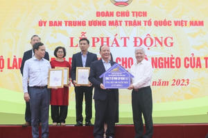 T&T Group ủng hộ 5 tỷ đồng hỗ trợ làm nhà cho người nghèo tỉnh Điện Biên