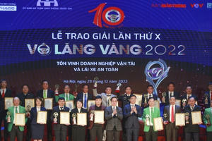 Tôn vinh 20 doanh nghiệp vận tải, 50 lái xe đạt giải “Vô lăng vàng” lần thứ 10