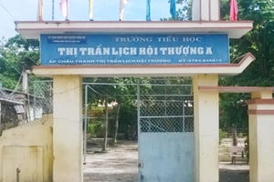 Phát hiện học trò lớp 2 chưa biết đọc, Hiệu trưởng xin từ chức