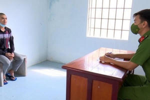 Sau cuộc nhậu, rút dao bấm đâm nạn nhân nhiều nhát