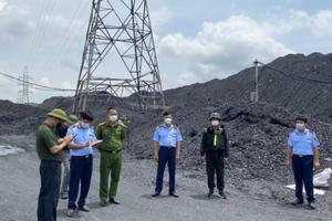 Lộ trùm mua bán than trái phép: Thu lời "khủng", ở biệt phủ, đi xe sang