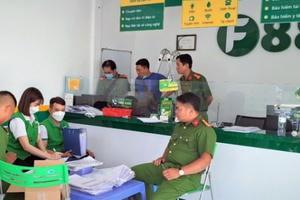 Sáng 23/3: Nhiều đại lý F88 tiếp tục bị kiểm tra; Golfer bị bắt quả tang đánh Poker