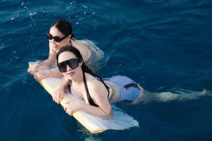 Trương Quỳnh Anh, Ngọc Trinh...lọt Top sao hở bạo gây xôn xao nhất tuần