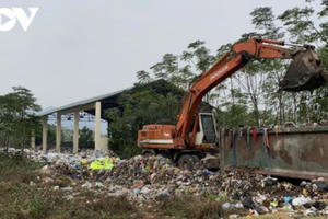 Núi rác 10.000 tấn ở Mỹ Đức (Hà Nội): Ai chịu trách nhiệm? Núi rác 10.000 tấn ở Mỹ Đức (Hà Nội): Ai chịu trách nhiệm?