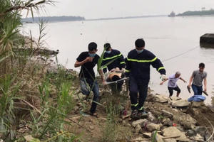 Thi thể người đàn ông được tìm thấy trên sông Lam cách vị trí nhảy cầu khoảng 300m