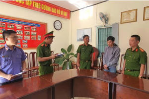 Bắt nhân viên ngân hàng chiếm đoạt tiền đầu tư tiền ảo trên mạng