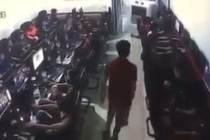 Cả quán Internet chết lặng nhìn nam thanh niên bị đâm chết