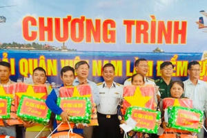 Bình Thuận: “Hải quân Việt Nam làm điểm tựa cho ngư dân vươn khơi bám biển”