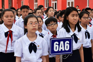 Chủ tịch TP HCM đồng ý miễn học phí THCS