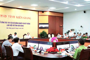 Thứ trưởng Bộ Nông nghiệp và Môi trường Trần Thanh Nam làm việc với Kiên Giang về công tác đấu tranh, phòng chống buôn lậu, gian lận thương mại