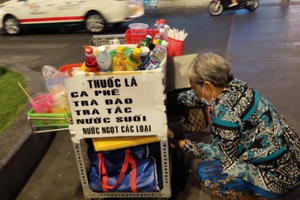 Ước mơ ngày 8/3 của những người phụ nữ bán hàng rong ở TPHCM
