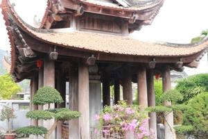 Cột kinh Phật 1.000 tuổi nặng 4,5 tấn ở cố đô Hoa Lư có gì đặc biệt?