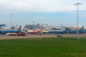 Vé máy bay đồng loạt tăng giá