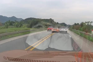 Cảnh sát xác minh hình ảnh đoàn xe Porsche lấn làn, vượt ẩu trên cao tốc