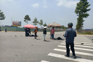 Bình Dương: Va chạm giữa xe ben và xe máy, 2 người tử vong