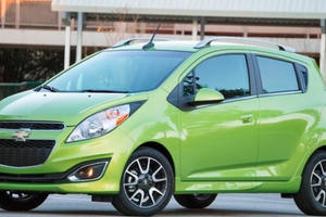 Với 200 triệu, mua ô tô cũ gì để vi vu đi Tết?