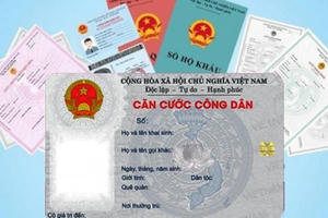 Chính phủ yêu cầu khẩn trương sửa đổi các quy định có yêu cầu nộp, xuất trình sổ hộ khẩu